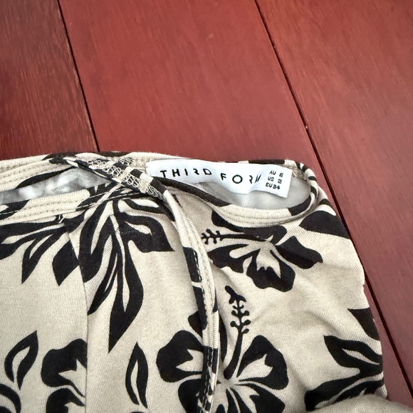 Third form wrapped skirt - Picture 2 of 3